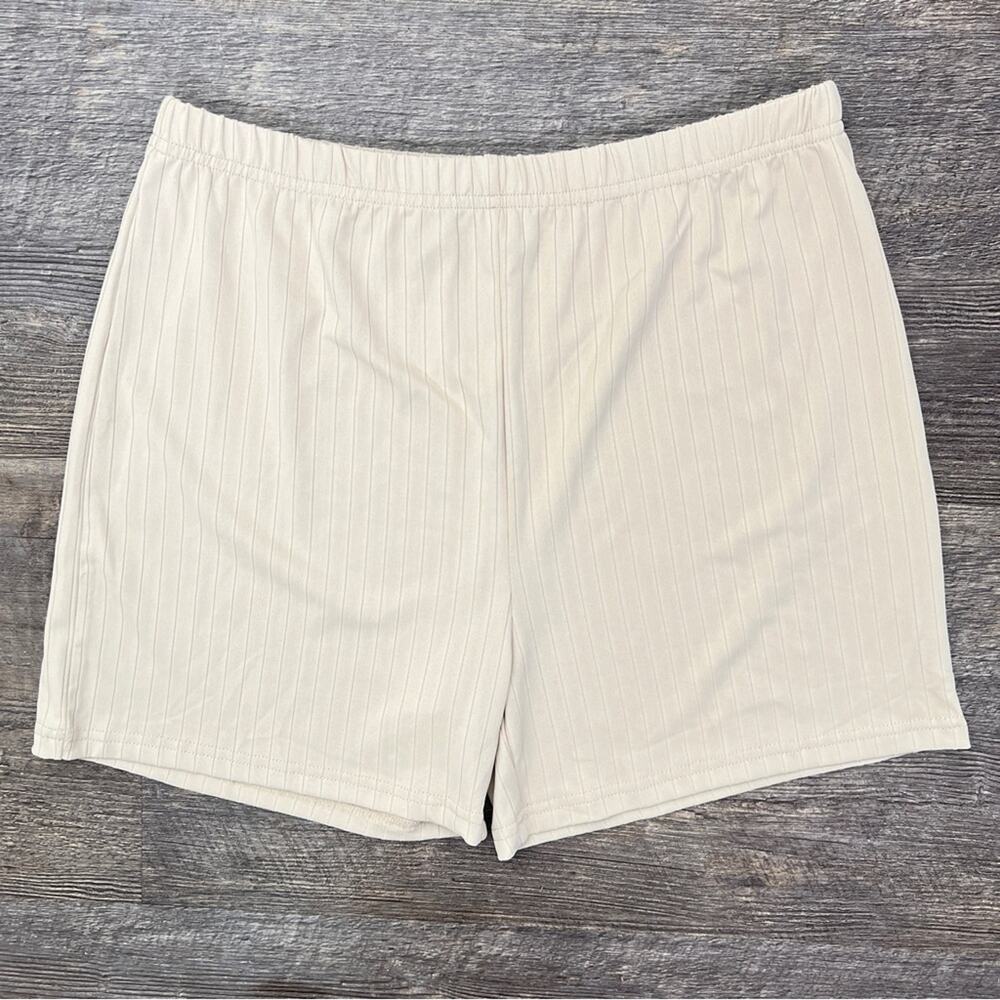 Beige cream ribbed elastic weight short size medium M B164